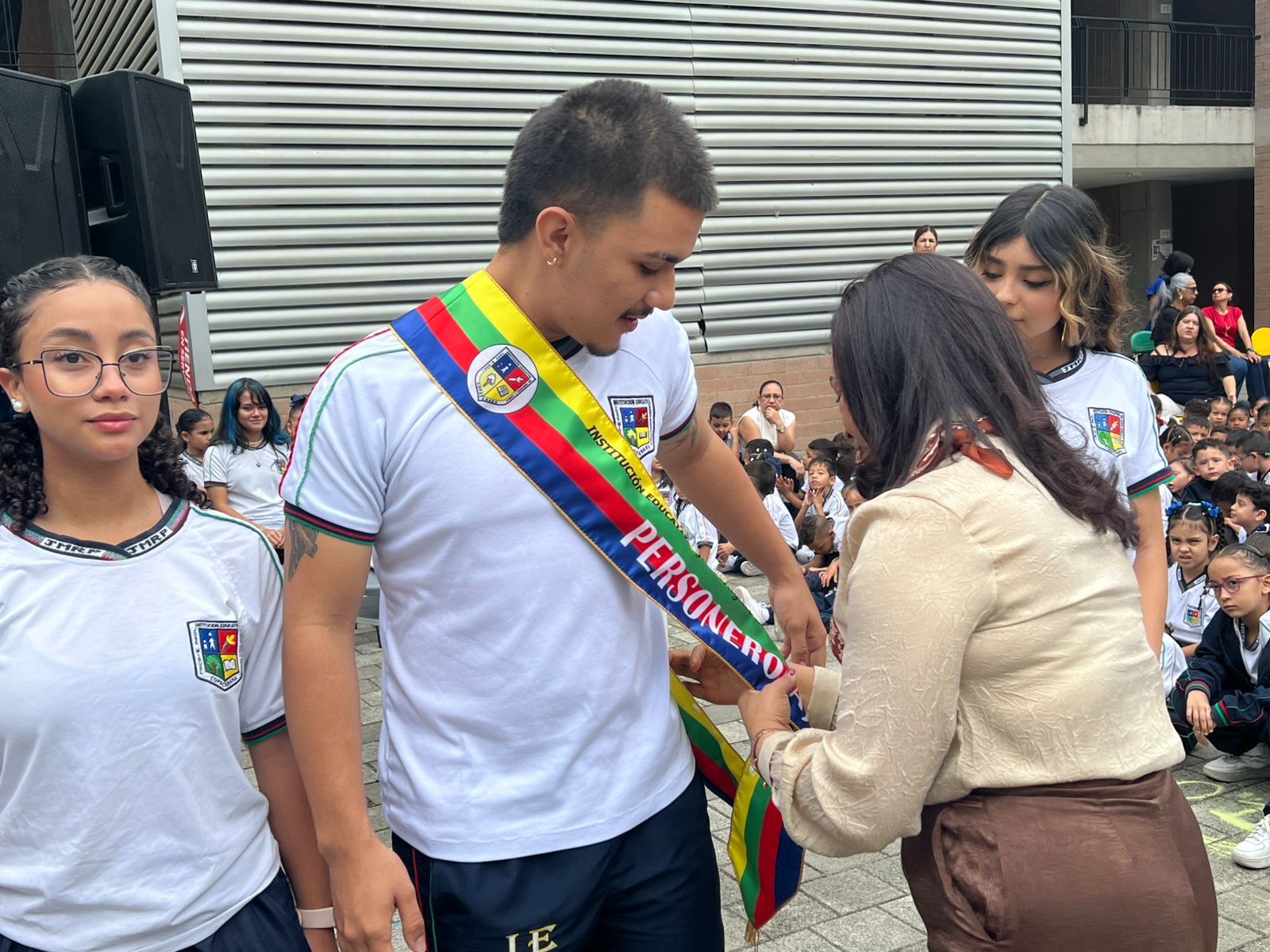 Foto 3 de la noticia: Posesión del Personero y la Contralora Estudiantil